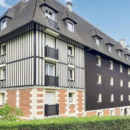 1 Bedroom Lovely In Apartman Trouville-sur-Mer